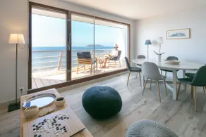 180° panoramic views of the islands and the wild coast - Image 2