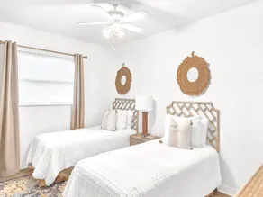 3 bedrooms, 2 full baths-stones throw 2 beach - Image 5