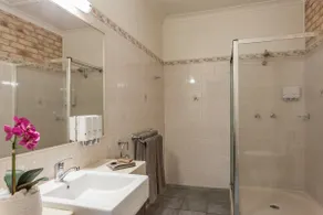 2 Bedroom Fully Self-Contained Apartment - Image 2