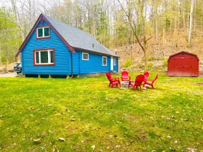 Modern Catskills Cabin - Image 2