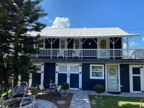 The Carriage House Large One Bedroom Apartment - Image 2