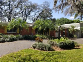 Entire beautiful home with huge fenced yard. - Image 4
