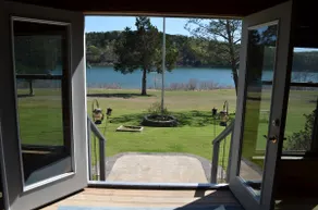 Actual Lake Front-Family Friendly LonePine Retreat - Image 2