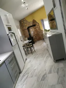 Georgias Beach Villa 2 - Image 4