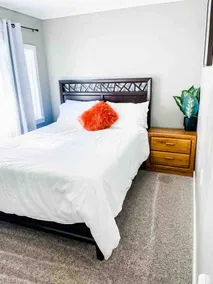 Charming two bedroom home with fenced yard - Image 4