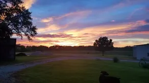 Small private country home with lake, spa, firepit - Image 2