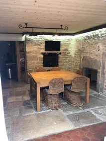 Character cottage in old renovated farmhouse - Image 3