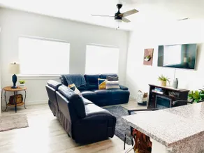 Convenient 3-Bedroom Townhome with Full Garage - Image 4