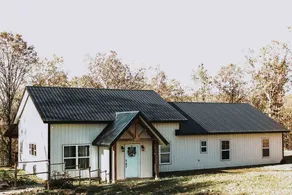 The Retreat at Merry Meadows: Cheerful 4-Bed home - Image 2