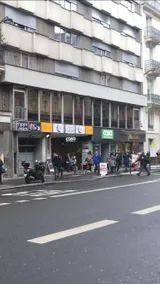 Close to Paris Grands Magasins - Image 2
