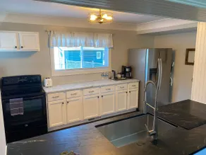 4 bedroom house near Paw Paw Lake - Image 4