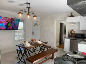 Wonderful Home in Great Location - Image 3