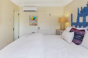Charming Manzanita Blue Cottage - Image 3