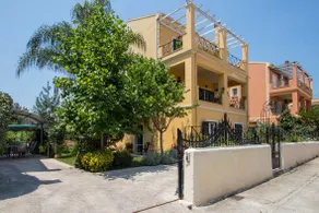 SOPHIE'S GARDEN APARTMENT - Image 3