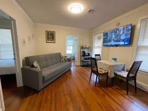 Entire Beautiful 2BR Apartment [L]. Convenient location in the heart of Queens! - Image 3