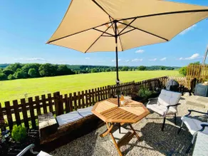 Cottage with beautiful views - Image 3