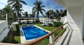 Oceanfront apartment in Pie de la Cuesta. - Image 2