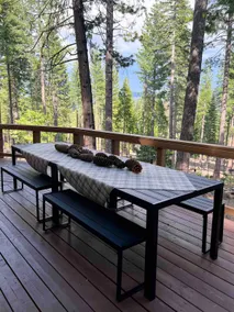 The Plaid Haus | Hottub • Firepit •Theatre • Dogs - Image 4
