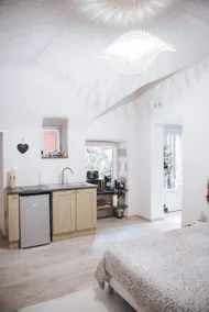 2-room apartment with jacuzzi - Image 4