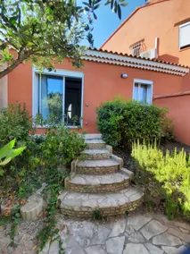 2-room in villa with terrace - Image 2