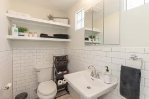 ⭐️The Perfect Hideaway⭐️ Studio w/attached garage - Image 3
