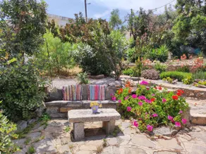Seaside bungalow with garden & private parking - Image 3
