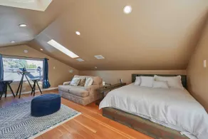 The Carriage House - Image 4