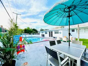 NEAR BEACH-POOL HoUSE-Free Welcome Basket - Image 3