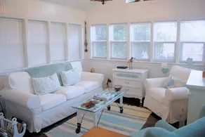 Little Cabin By The Lake - Image 3