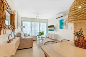 Stunning 2 bedroom Apartment at the Beach - Image 5