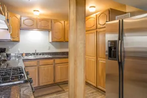 Lakefront 2 bedroom retreat - Image 5