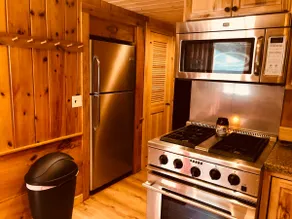 Beautiful Secluded Log Cabin - Image 4