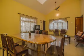Belleville Guesthouse - Image 3