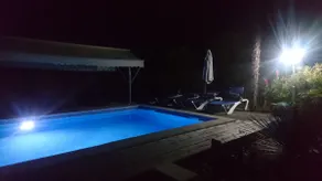 Charming house with pool and wooded park - Image 2