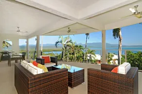 Island Point Villa 2 Port Douglas - Image 3