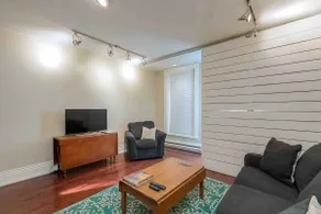 Invitant Downtown Frankfort Guest Suite - Image 5