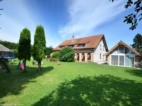 Apartment with garden access - Image 3