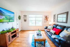 Stunning Modern Apt| King bed 5 min CreveCoeurLake - Image 2