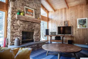 Moon Mountain House Windham - Fits 13 on 7 Acres - Image 4