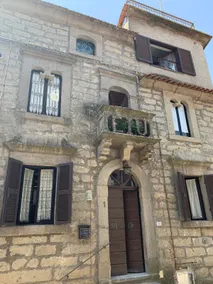 Juliet House - Image 2