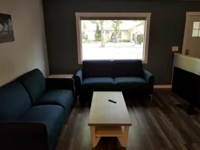Clean Modern 2 Bedroom House Near River - Image 3