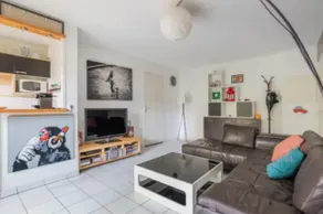 BEAUTIFUL APARTMENT WITH TERRACE IN CHARTRONS - Image 3