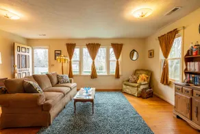 That '70s House—a chill stay w/ modern adaptations - Image 2