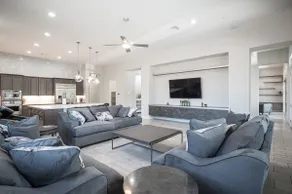 Luxury home close to everything - Image 5