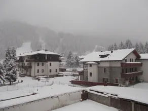 Bright Apartment Near the Ski Slopes, in a Central Area - Image 5