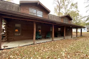 Mid-Lakefront Log Cabin w/Dock & Launch - Image 2