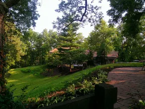 Charming Hillside Country Home - Image 4