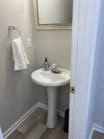 Cute & Clean Townhouse near everything - Image 5