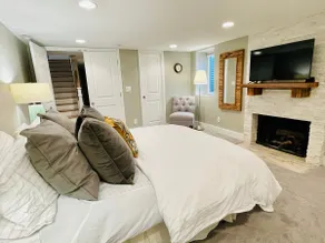 Newly Renovated Private Garden Suite - Image 4