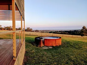 Rural escape with breathtaking views - Image 3